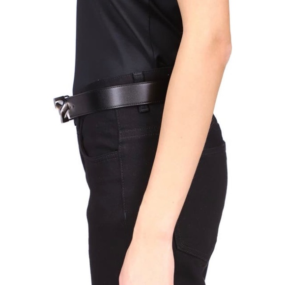 ✨ Givenchy G-Chain Buckle Belt – Made in Italy – With Box – Perfect Gift ✨ - Picture 3 of 11